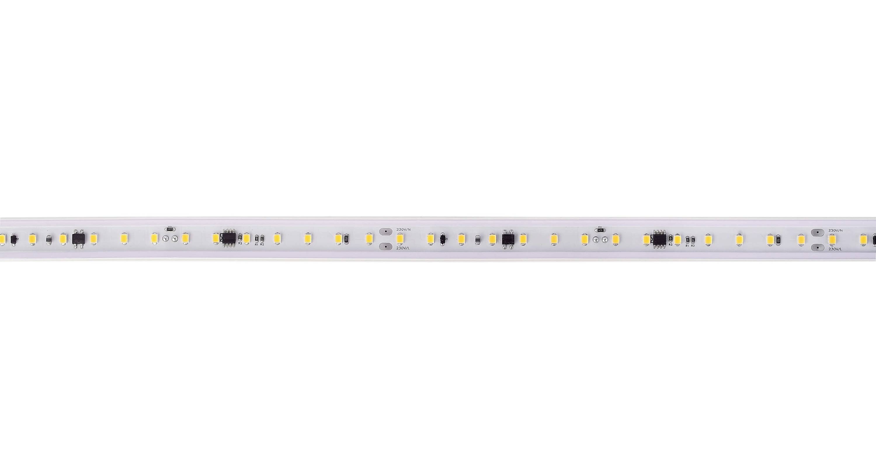 LED-Streifen mit gleichmäßig verteilten gelben Leuchtdioden auf weißem Hintergrund. Geeignet für flexible Beleuchtungslösungen.
