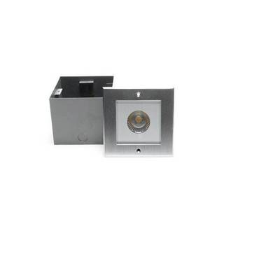 Metallische quadratische Einbauleuchte mit zentraler Glühbirne, eine Leuchte geöffnet; modernes Design.