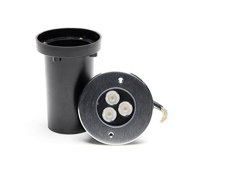 'Rundes LED-Bodeneinbaulicht schwarz' zeigt ein Gehäuse mit drei LEDs und Kabelanschluss, zur Beleuchtung von Gehwegen oder Gärten.
