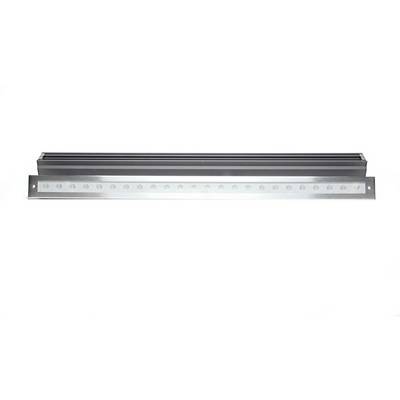 Langes, rechteckiges LED-Licht mit Metallhalterung, horizontal ausgerichtet. Ideal für industrielle oder gewerbliche Beleuchtung.