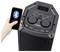 Hand hält ein Smartphone mit Bluetooth-Symbol neben einem tragbaren Lautsprecher, dessen LED-Display "BLUE" anzeigt.