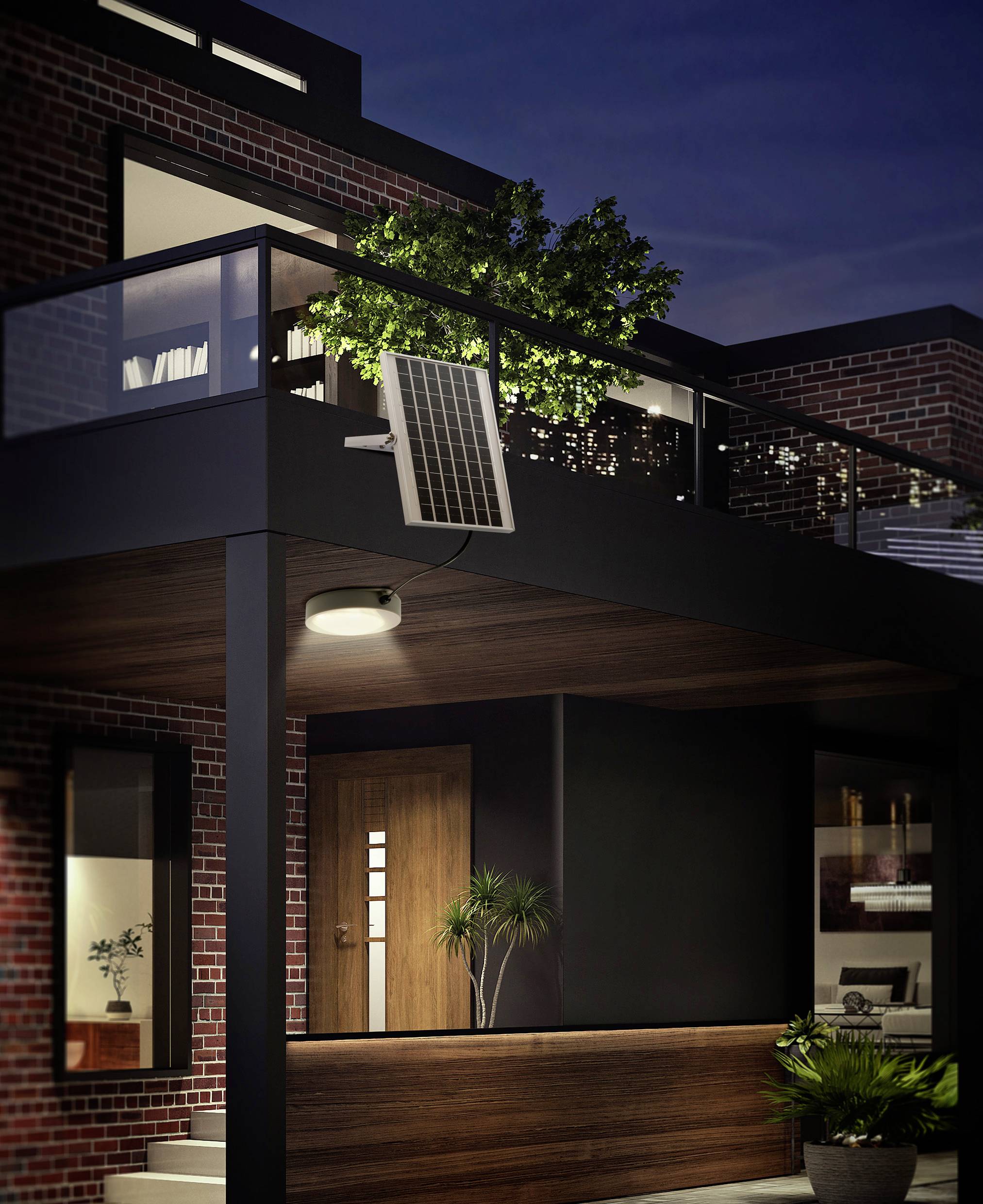 Haus mit moderner Architektur, großem Balkon und beleuchteter Eingangstür aus Holz, im Vordergrund Pflanzen in Töpfen.