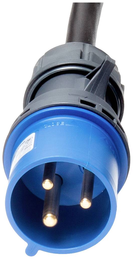 Ein blauer, dreipoliger CEE-Stecker für industrielle Anwendungen mit schwarzem Kabel, zeigt die Kontaktstifte von vorne.