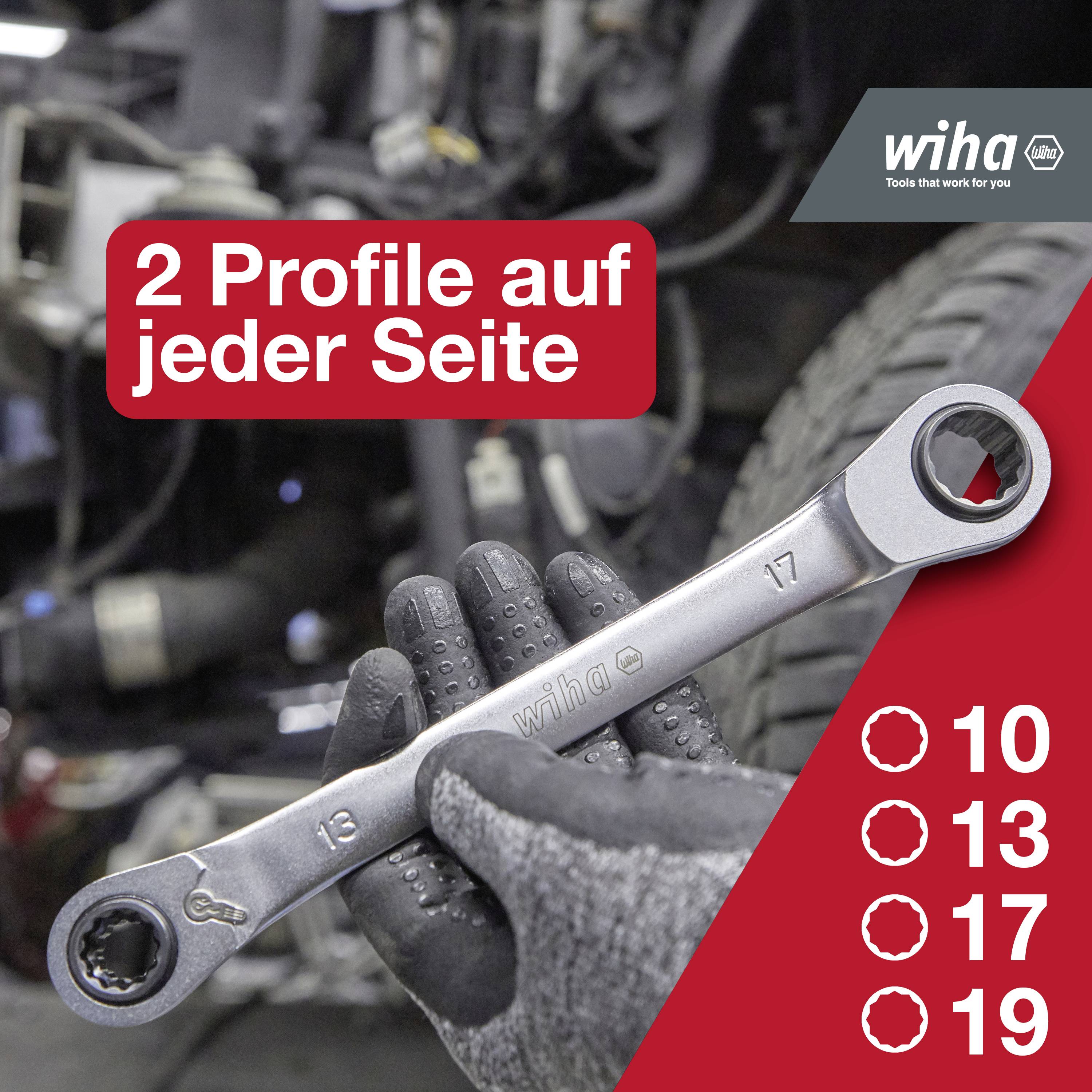 Eine Hand hält einen Doppelschlüssel mit '2 Profile auf jeder Seite'. Im Hintergrund ist ein Auto zu sehen. Größen 10, 13, 17, 19.