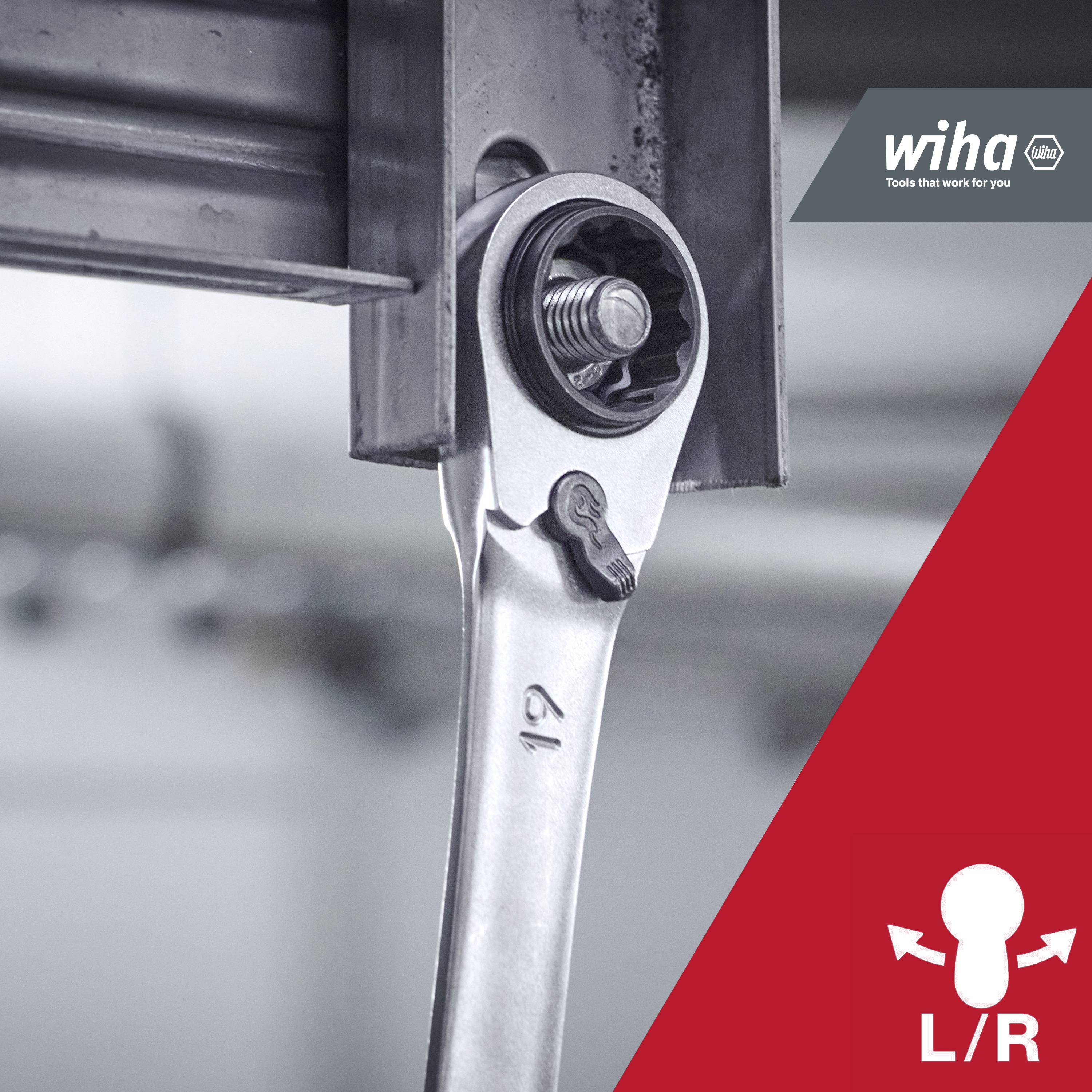 „Wiha“-Ratschenschlüssel zieht eine Schraube in einem Metallrahmen fest, sichtbar auf rotem Hintergrund mit 'L/R'-Symbol.