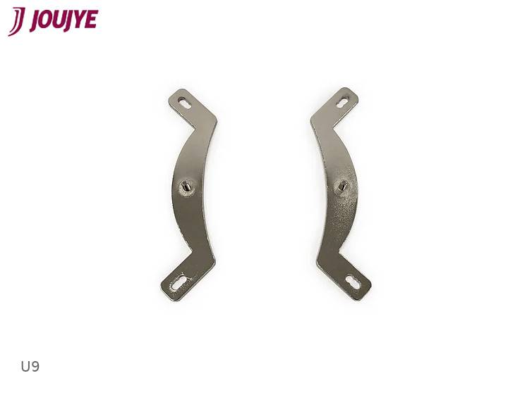 Zwei gekrümmte Metallteile mit jeweils zwei Montagelöchern, zeigen in entgegengesetzte Richtungen auf weißem Hintergrund; oben links Logo 'JOUYIE'.