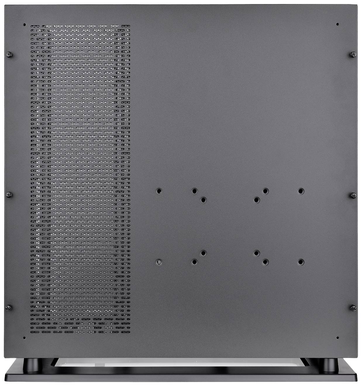 Schwarzes Computergehäuse mit Lüftungsschlitzen links und mehreren Schraubenlöchern in der Mitte.