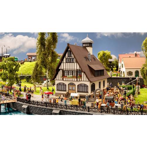 NOCH 66401 H0 Wirtshaus mit Biergarten