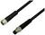 Schwarzes Kabel mit zwei Steckverbindern an den Enden. Ein Ende hat drei Kontakte; das andere Ende zeigt eine Buchse. Geeignet für industrielle Anwendungen.