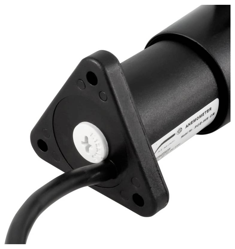 Nahaufnahme eines schwarzen Anemometersensors mit angeschlossenem Kabel, gezeigt auf weißem Hintergrund.