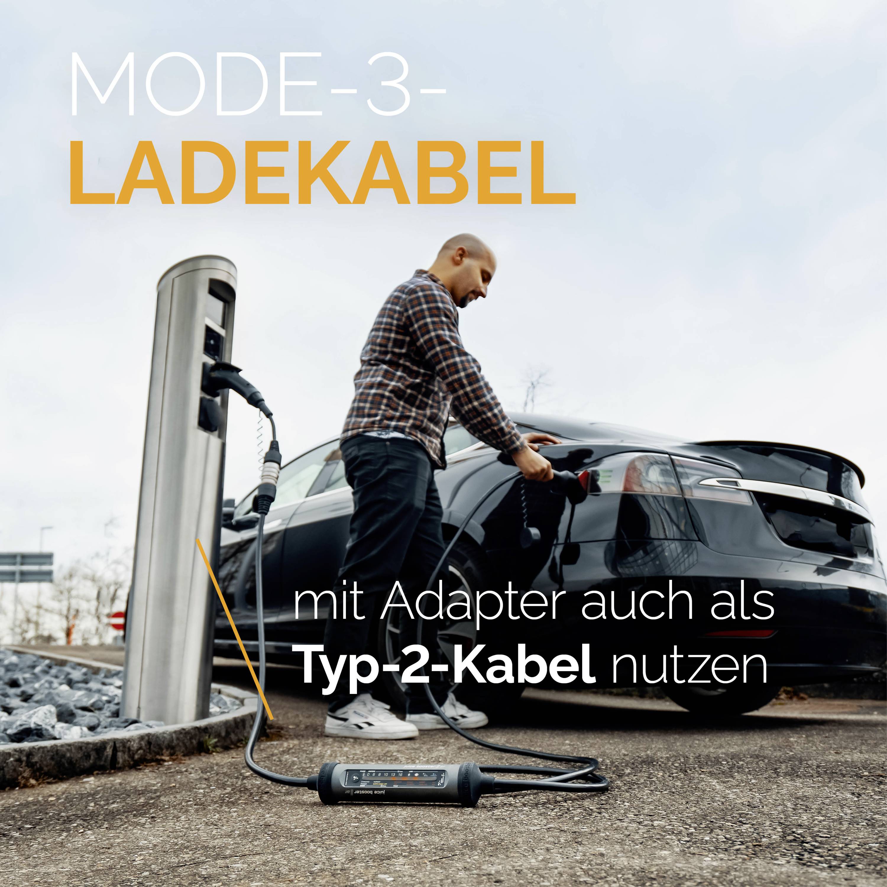 Mann lädt Elektroauto mit Mode-3-Ladekabel an einer Ladesäule. Text auf Bild: 'Mode-3-Ladekabel, mit Adapter auch als Typ-2-Kabel nutzen'.