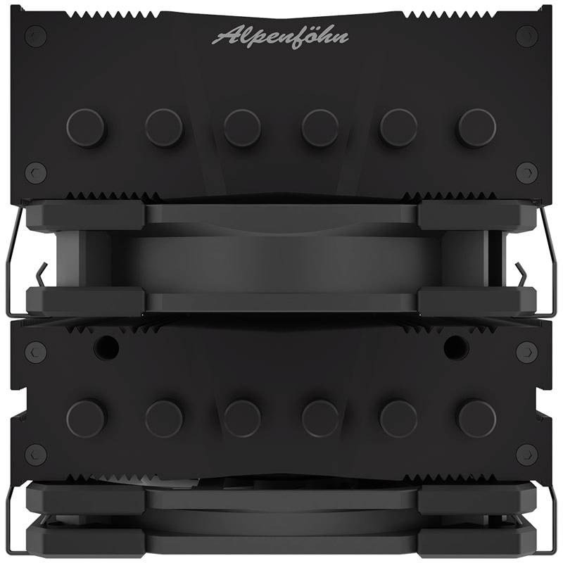 Ein schwarzer CPU-Kühler mit gestapelten Lamellen und Lüfter. Oben steht 'Alpenföhn'. Design in dunklem, robustem Stil.