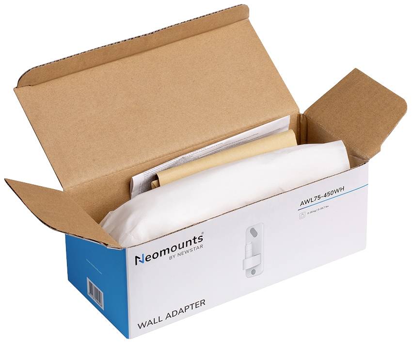 Ein geöffneter Karton mit einem weißen Wandadapter von Neomounts. Markierung 'AWL75-450WH'. Adapter teils in Papier eingewickelt.