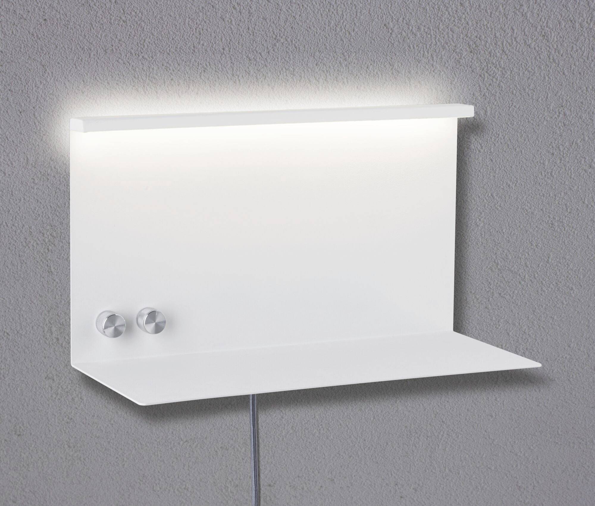 Ein schlichtes, modernes Wandregal mit integrierter Beleuchtung. Geeignet für minimalistische Raumgestaltung und dezente Beleuchtung.