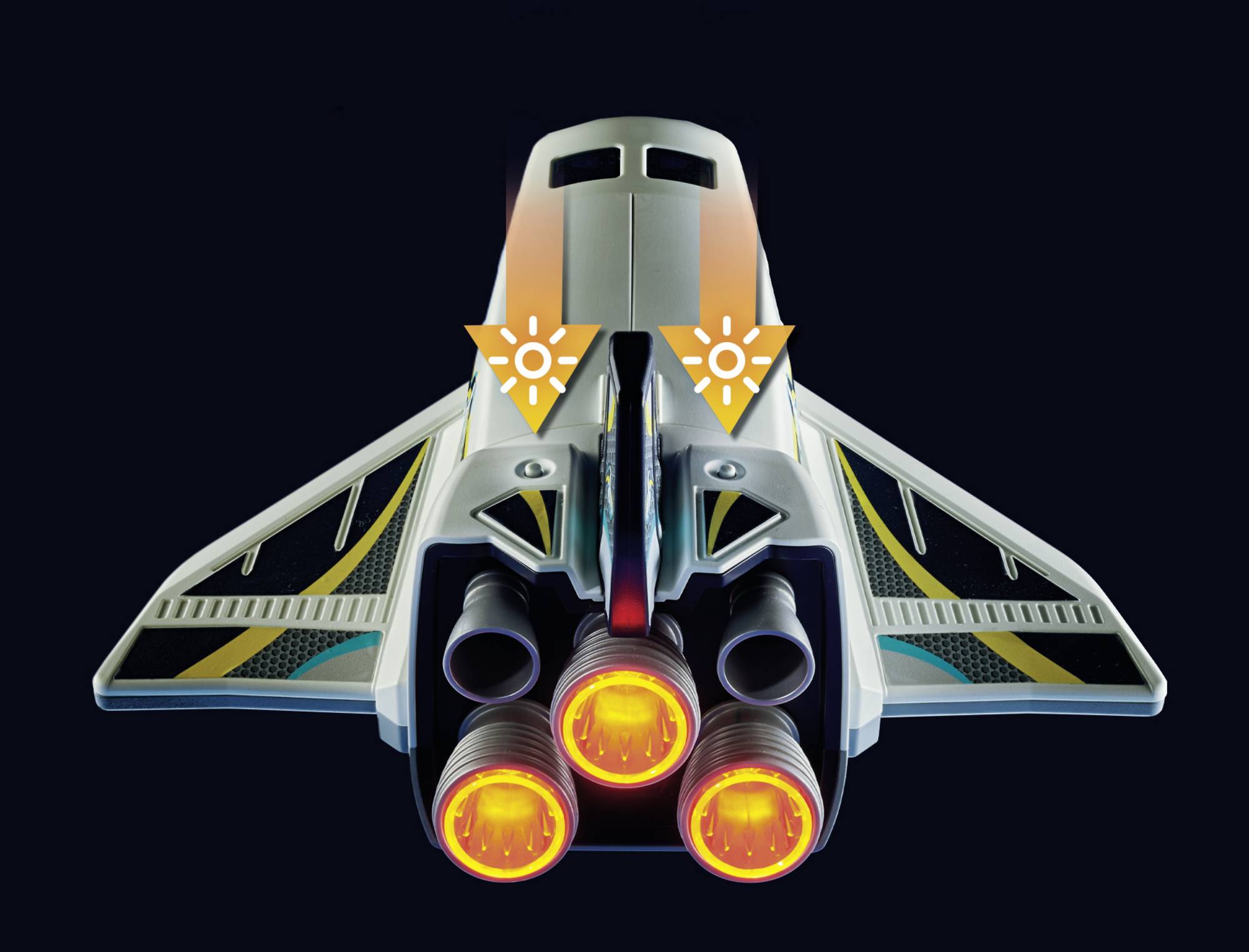'Spielzeug-Raumschiff von oben' mit detaillierten Flügeln und leuchtenden Triebwerken vor dunklem Hintergrund.