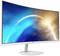 Gebogener Computermonitor mit blau-orangem abstraktem Hintergrund auf dem Bildschirm, auf weißem Standfuß montiert.