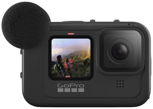 GoPro-Kamera mit Mikrofonaufsatz. Auf dem Bildschirm erscheint ein Bergpanorama mit zwei Personen in Outdoor-Kleidung.