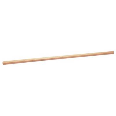 Ein langer Holzstab liegt diagonal in einem weißen Raum.