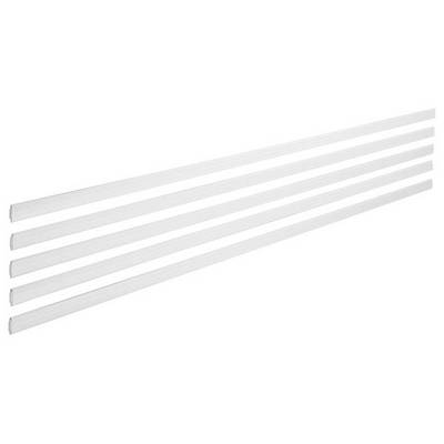 Fünf parallel angeordnete weiße Kunststoffleisten auf weißem Hintergrund, leicht diagonal von links unten nach rechts oben ausgerichtet.