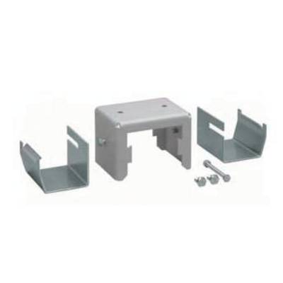 Metallhalterungssatz mit zwei Klammern, einer zentralen Befestigungseinheit und Befestigungsschrauben, geeignet für Montagezwecke.