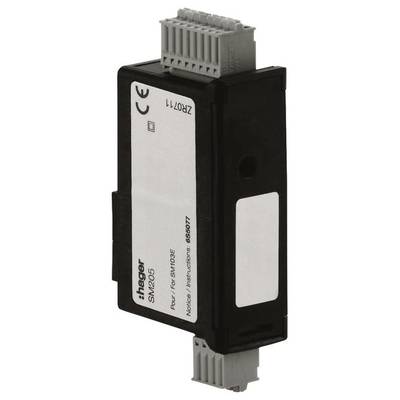Ein schwarzes elektrisches Modul mit der Aufschrift 'hager SM205'. Dient als Schnittstelle mit Anschlussklemmen an beiden Enden.