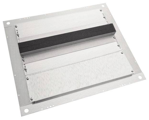 Eine Aluminiumplatte mit rechteckigem, aufgesetztem Schaumstoffblock in der Mitte.