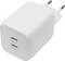 Ein weißes USB-Ladegerät mit zwei USB-C-Anschlüssen und einem Eurostecker, geeignet für das Aufladen von elektronischen Geräten.