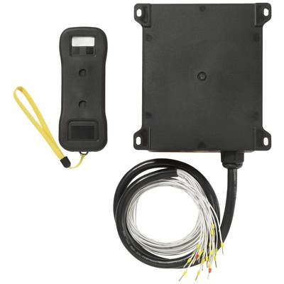 Ein schwarzes elektronisches Gerät mit mehreren Kabeln und Stecker. Daneben ein kleines, rechteckiges Zubehör mit Trageschlaufe.
