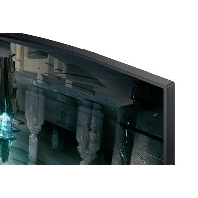 Ein Ausschnitt eines gebogenen Monitors zeigt ein architektonisches 3D-Rendering mit Säulen und abstrakten Formen.
