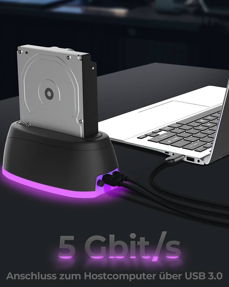 Festplatten-Dockingstation mit USB 3.0-Verbindung zu einem Laptop, unterstützt Geschwindigkeiten bis zu 5 Gbit/s, lila Lichteffekt.