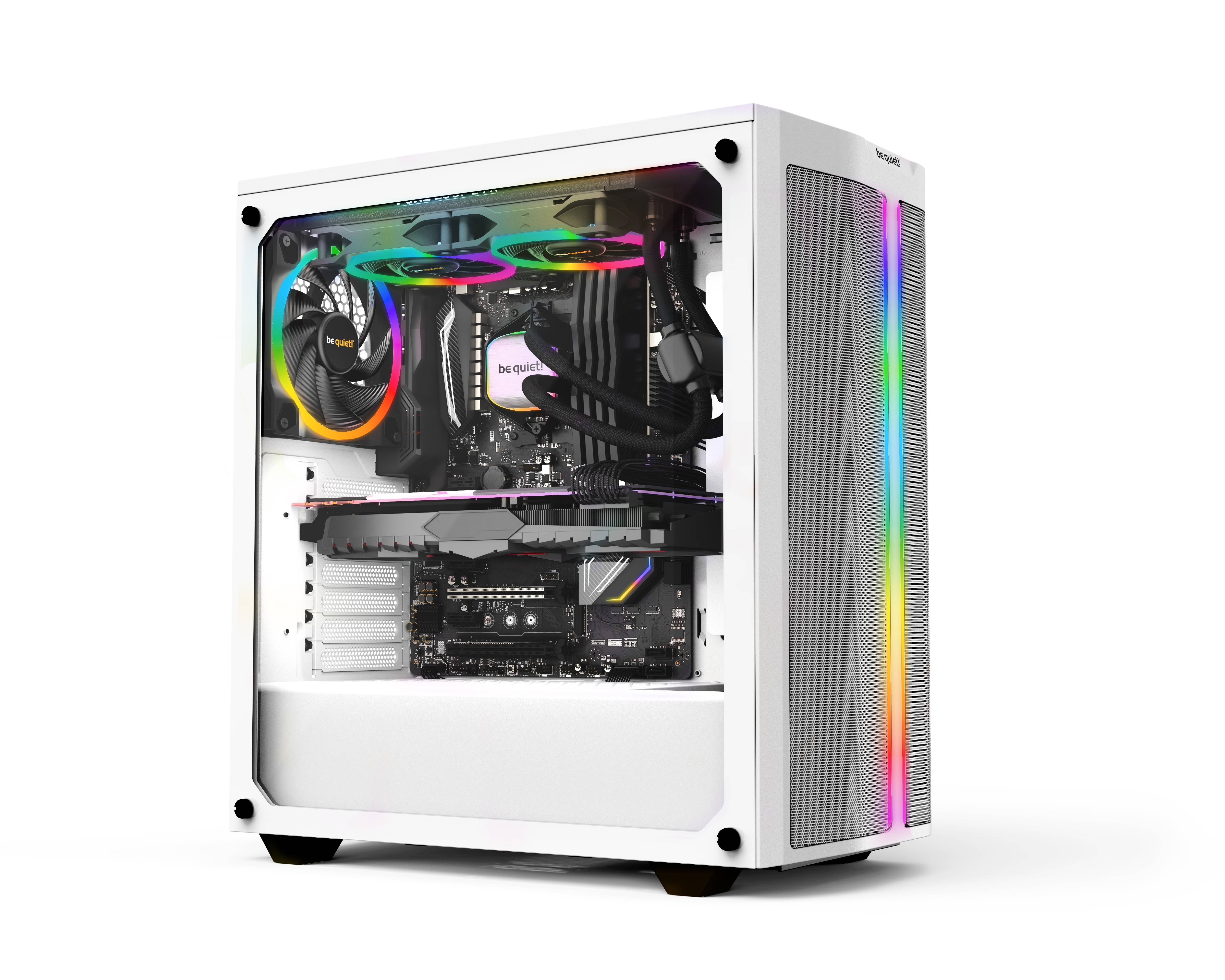 Weißes PC-Gehäuse mit Glas-Seitenwand, innen RGB-beleuchtet. Sichtbar sind Lüfter, CPU-Kühler und Grafikkarte.