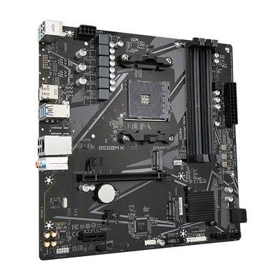 Mainboard mit AM4-Sockel, vier RAM-Slots und mehreren PCIe-Erweiterungssteckplätzen. Eignet sich für AMD-Prozessoren.