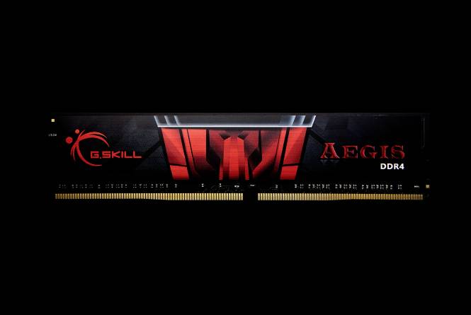 Ein G.Skill Aegis DDR4 RAM-Modul auf schwarzem Hintergrund. Hauptsächlich in Schwarz und Rot gehalten.