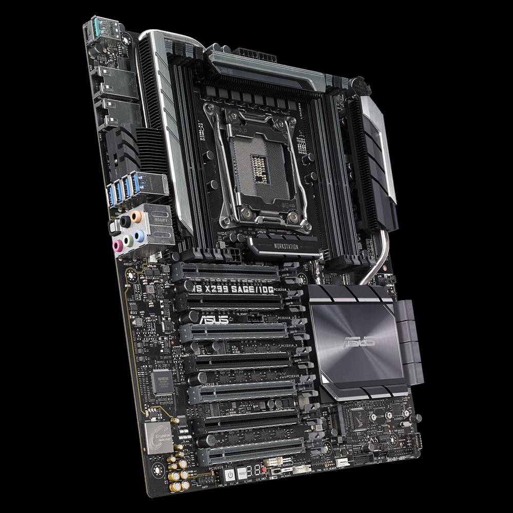 Ein Mainboard mit mehreren PCIe-Steckplätzen und Kühlkörpern, das für High-Performance-PCs konzipiert ist. Es verfügt über mehrere USB- und Audioanschlüsse.