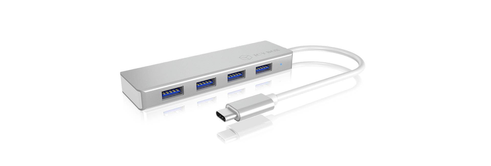 USB-Hub mit vier blauen USB-3.0-Ports und einem weißen USB-C-Kabel, geeignet für den Anschluss mehrerer Geräte an einen Computer.
