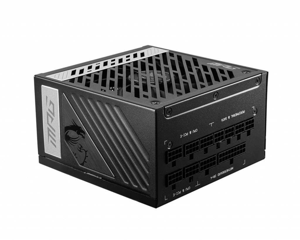 Ein schwarzes Computer-Netzteil mit Lüftungsgittern und verschiedenen Anschlüssen auf der Seite, auf einem neutralen Hintergrund.