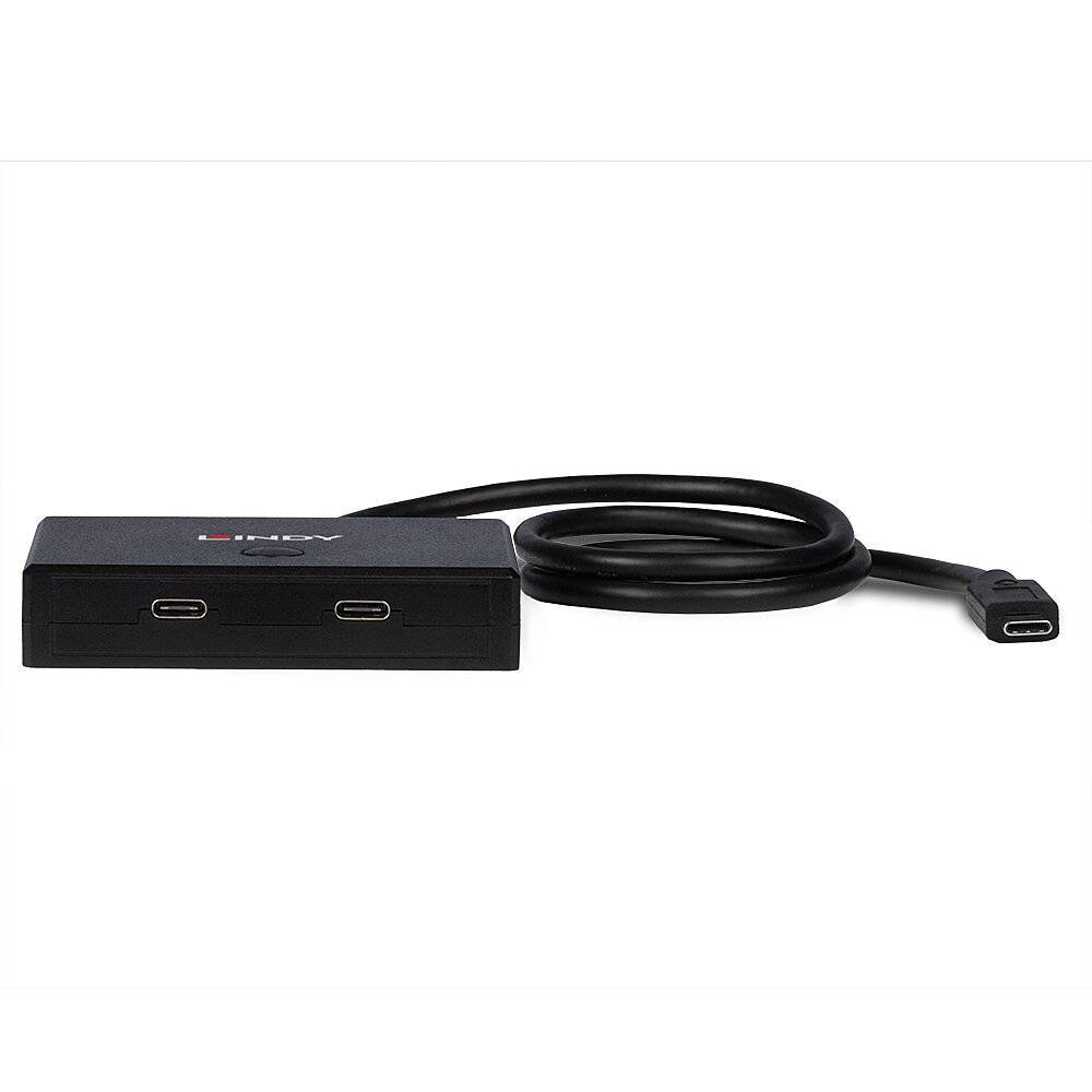 'Ein schwarzes USB-C-Hub mit zwei USB-C-Anschlüssen und einem kurzen Kabel zu einem weiteren USB-C-Stecker, geeignet für Verbindungen.'