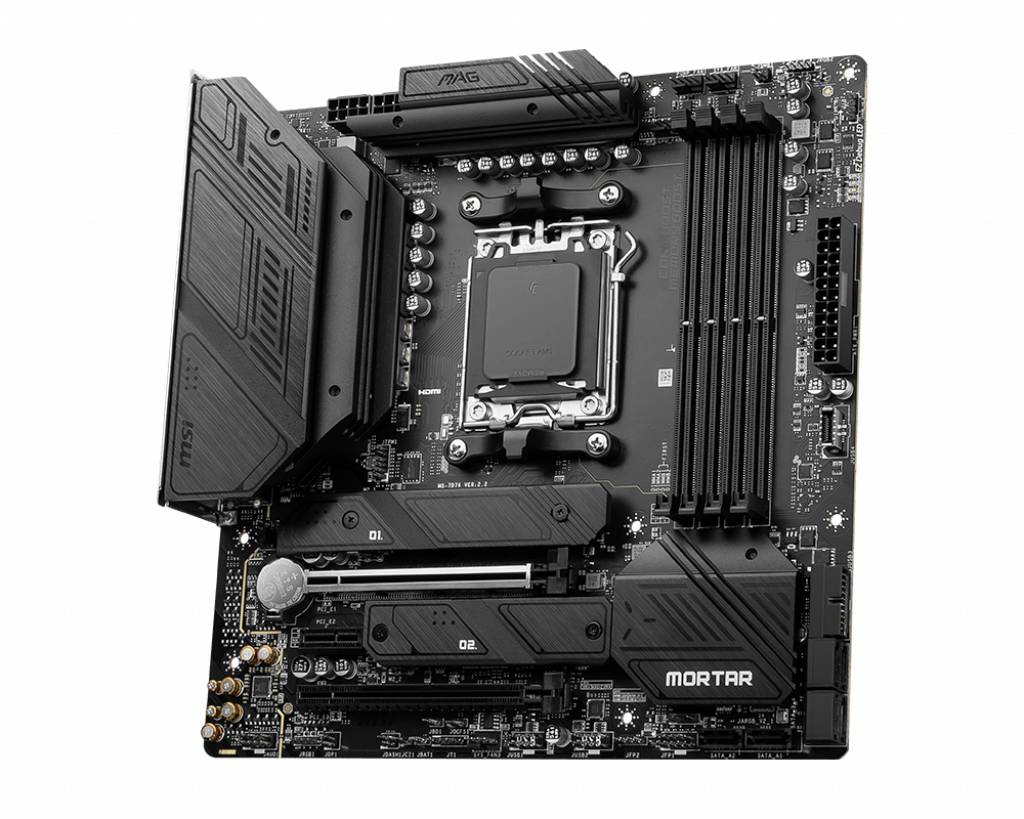 Schwarzes MSI-Motherboard mit LGA1700-Sockel, vier RAM-Steckplätzen und mehreren PCIe-Steckplätzen. Markierung 'MORTAR'.