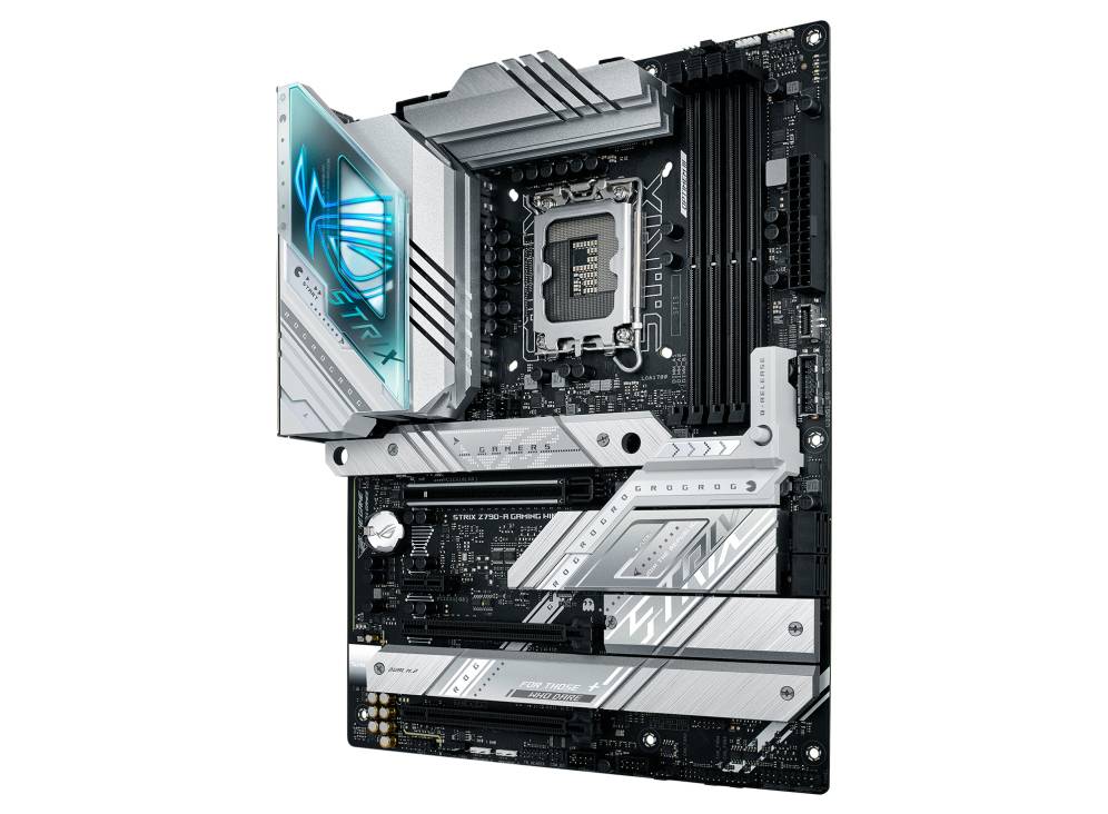 Eine silber-schwarze Computer-Mainboard-Platine mit mehreren Erweiterungssteckplätzen und einem markanten, metallischen Design.