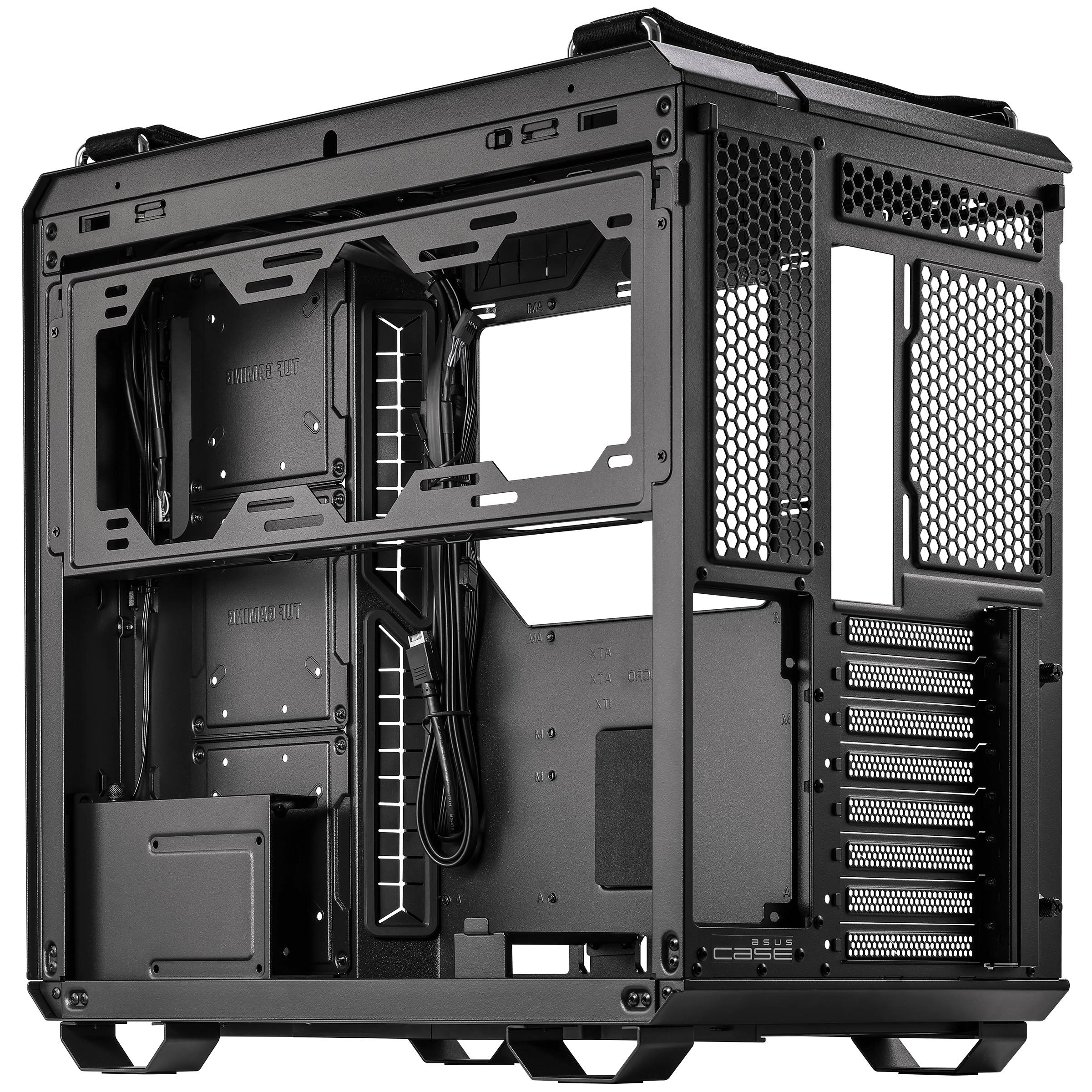Ein leeres, seitlich geöffnetes PC-Gehäuse. Es zeigt Halterungen für Komponenten und Kabelmanagement. Schwarzes Metall mit Netzbelüftung.