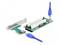 Eine grüne PCIe-Riserkarte mit zwei weißen Slots und einem USB 3.0-Anschluss. Ein blaues USB-Kabel ist angeschlossen.