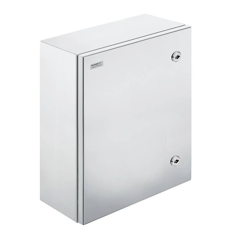 Grauer Metallschrank mit zwei runden Schlüssellöchern und einem Türgriff rechts. Der Schrank hat eine glatte Oberfläche und ein einfaches Design.
