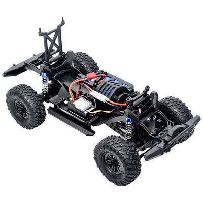 'Ferngesteuertes Auto-Chassis mit sichtbaren Kabeln, Motoren und Federungen. Offene Struktur, zeigt Innenmechanik und Geländereifen.'