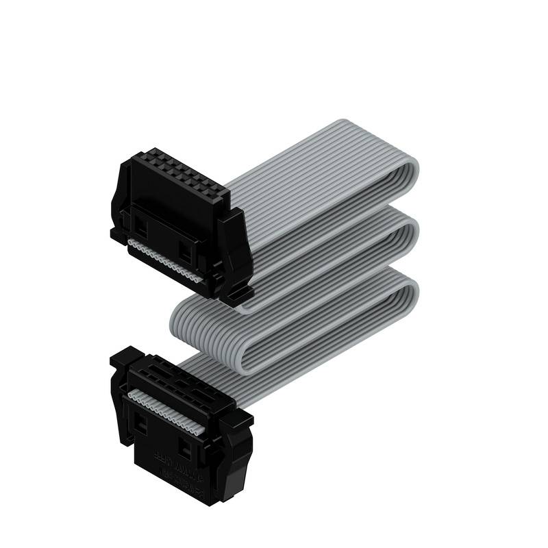 Abbildung eines flachen, grauen Kabels mit schwarzen Steckverbindern an beiden Enden, geeignet für elektronische Verbindungen.