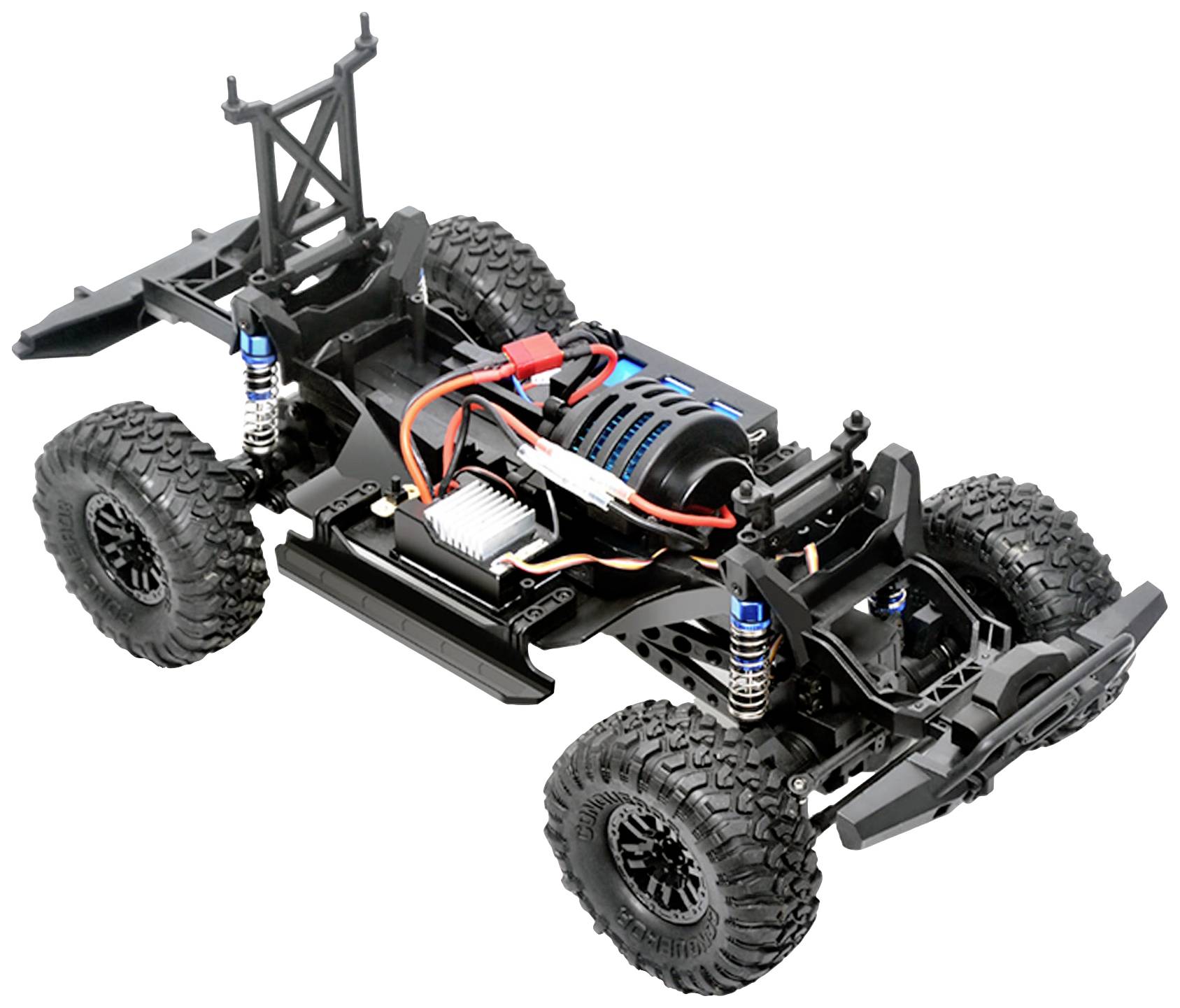 Ein schwarzes RC-Auto-Chassis mit Reifen und sichtbarer Elektronik. Kabel und Batterie sind erkennbar, ohne Karosserie.