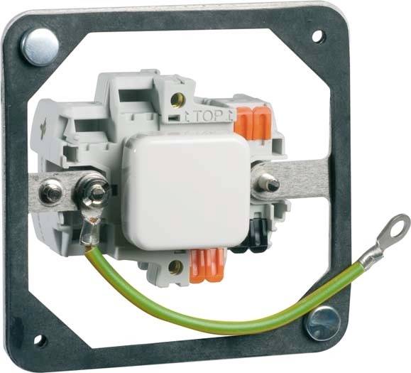 Elektrischer Lichtschalter-Unterputzeinsatz; schraubbare Metallhalterung, farbige Kabelanschlüsse und ein Schutzleiteranschluss.