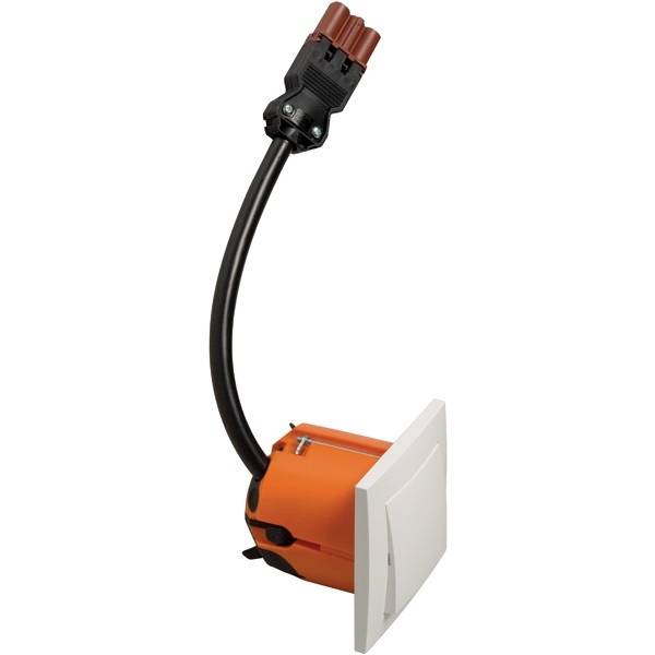 Ein orangefarbener Lüfter mit weißer Frontplatte und schwarzem Kabel mit Stecker. Geeignet für Wand- oder Deckeneinbau.