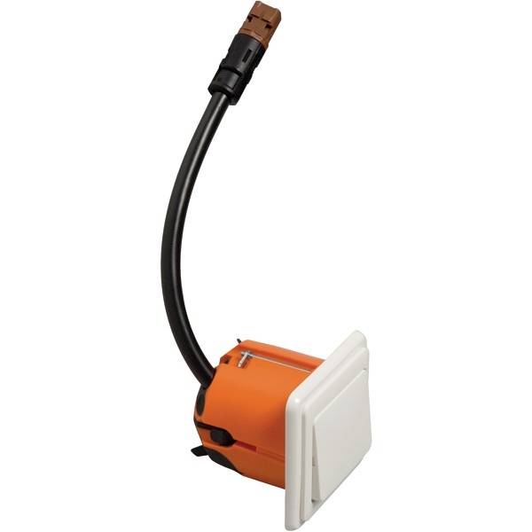 Ein orangefarbenes Einbauverbindungsstück mit einem schwarzen Kabel und einem weißen quadratischen Abdeckungsrahmen.