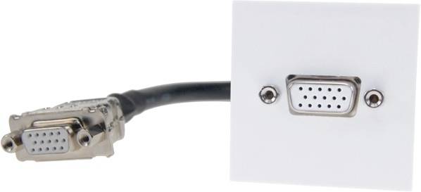 'Ein VGA-Kabel und eine VGA-Wandbuchse. Das Kabel ist links zu sehen, die Buchse ist rechts montiert.'