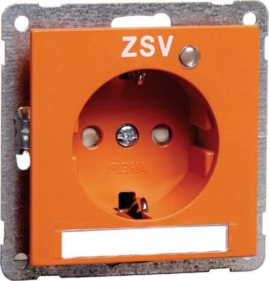 Eine orange Steckdose mit der Aufschrift 'ZSV' auf der Abdeckung, montiert in einer Metallrahmen-Halterung.
